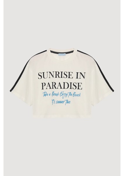 Paradise Ekru Biye Detaylı Yazı Baskılı Crop Tshirt fiyatları
