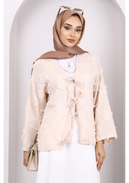 Bej Ön Bağlamalı Püsküllü Kimono