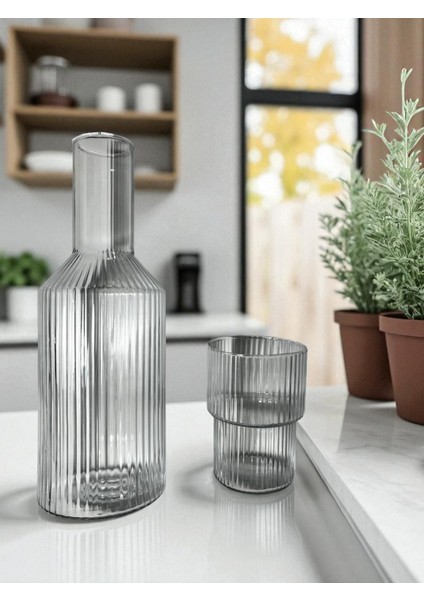 Modern Çizgili Cam Sürahi ve Bardak Seti – 2 Parça