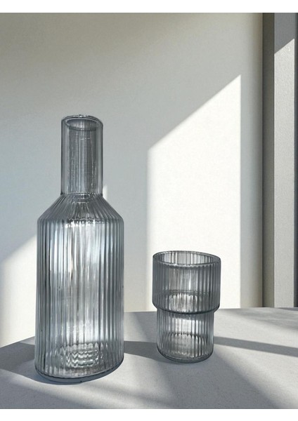 Modern Çizgili Cam Sürahi ve Bardak Seti – 2 Parça fırsatları