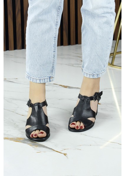 Svajone Siyah Hakiki Dana Derisi Kesik Detaylı Tokalı Kalın Topuklu Rahat Günlük Sandalet modelleri