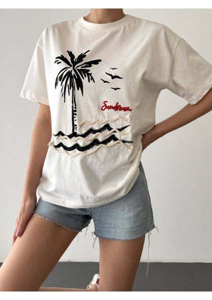 Erica Beyaz Baskılı Nakışlı Tshirt modelleri
