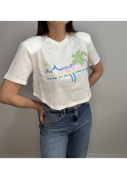 Hawaii Ekru Yazı Baskılı Vatkalı Crop Kadın Tshirt