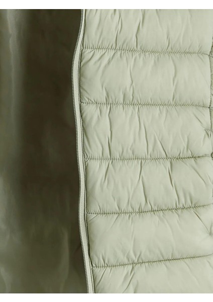 Lcw Kids Kapüşonlu Erkek Çocuk Şişme Yelek (W5) fırsatları