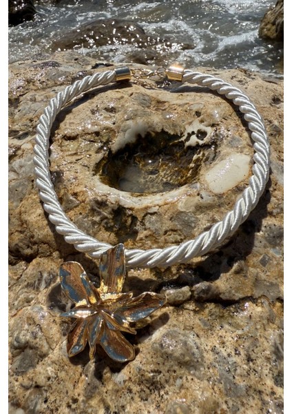 Lilyum Çiçekli Halat Kolye