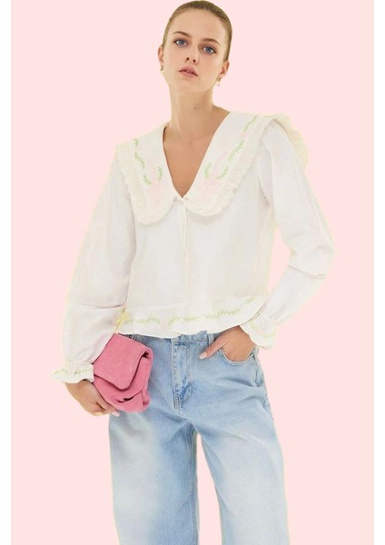 Kadın Regular Gömlek V Yaka Balon Kol Nakışlı Işlemeli Günlük Şık Yaz Aylarının Vazgeçilmezi fiyatları