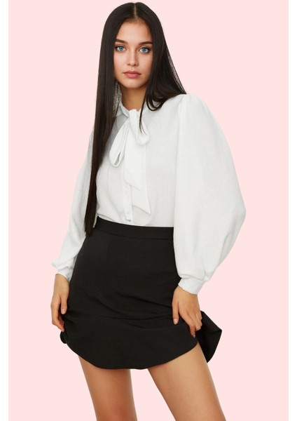 Kadın Dokuma Gömlek Boyundan Bağlamalı Yaka Balon Kol Günlük ve Ofis Şıklığı Modern Tasarım fiyatları