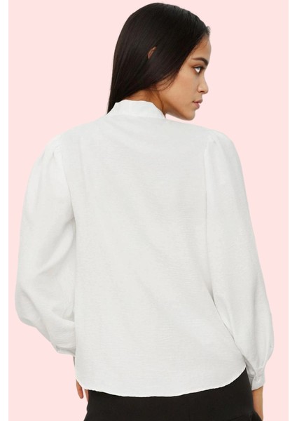 Kadın Dokuma Gömlek Boyundan Bağlamalı Yaka Balon Kol Günlük ve Ofis Şıklığı Modern Tasarım modelleri