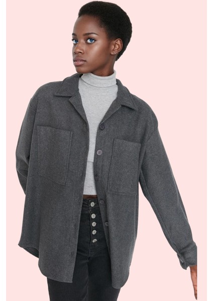 Kadın Oversize Kaşe Dokuma Gömlek Düz Desen Günlük Kullanım Için Yaz Aylarının Vazgeçilmezi