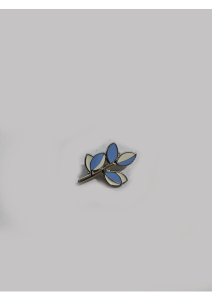 Kadınlara Özel Trend Metal Broş – Zarif Çiçek Deseni ve Renk Alternatifleri fiyatları