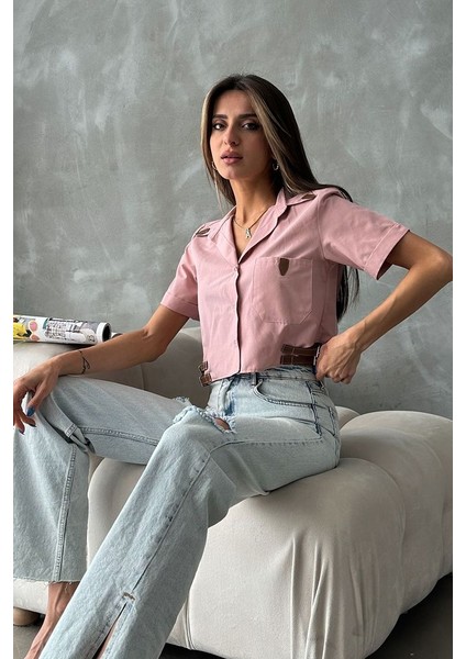 Kemer Detaylı V Yaka Crop Cepli Gömlek