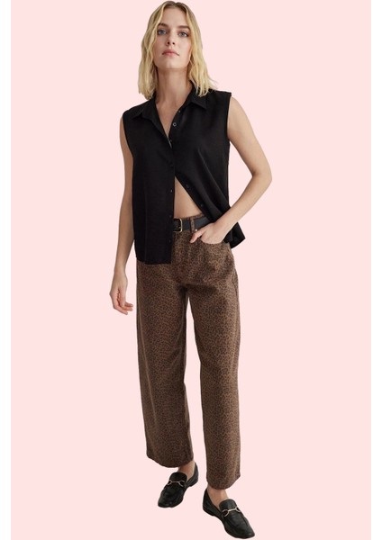 Kadın Keten Görünümlü Kolsuz Gömlek Düz Desen Regular Kalıp Yaz Aylarının Vazgeçilmezi Hafta Sonu fiyatları