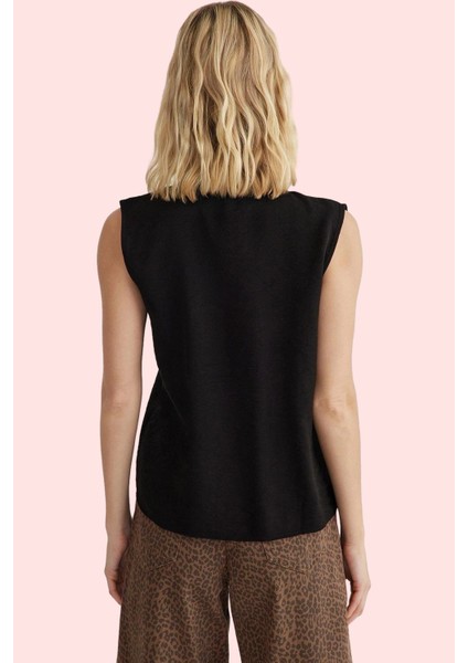 Kadın Keten Görünümlü Kolsuz Gömlek Düz Desen Regular Kalıp Yaz Aylarının Vazgeçilmezi Hafta Sonu modelleri