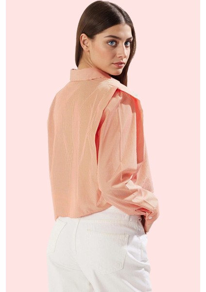 Kadın Pamuk Crop Gömlek Yaka Boxy Kalıp Günlük Şıklık Için Hafta Sonu Yaz Aylarının Vazgeçilmezi modelleri