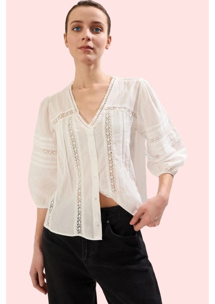 Kadın Regular Kalıp Flamlı Pamuk Dokuma Gömlek Dantel Detaylı Günlük Yaz Aylarının Vazgeçilmezi