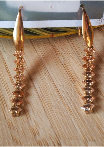 Lüks Figürlü Gösterişli Parıltılı Küpe