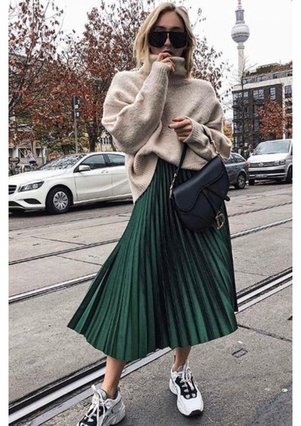 Kadın Yeşil Pileli Etek Kombini – Günlük ve Şık Stil | Sonbahar/kış Moda