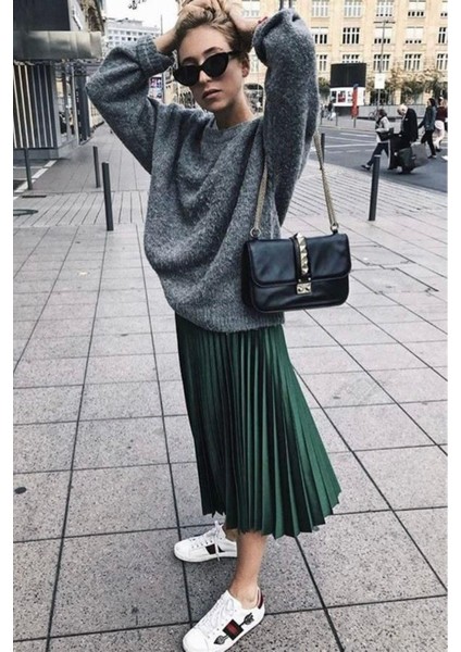 Kadın Yeşil Pileli Etek Kombini – Günlük ve Şık Stil | Sonbahar/kış Moda fiyatları