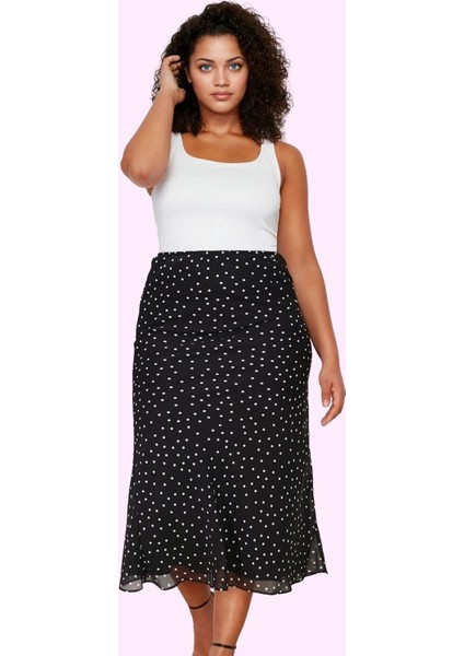 Kadın Puantiyeli Desenli Şifon Maxi Balık Etek Rahat ve Şık Günlük Kombinler Modern Tasarım
