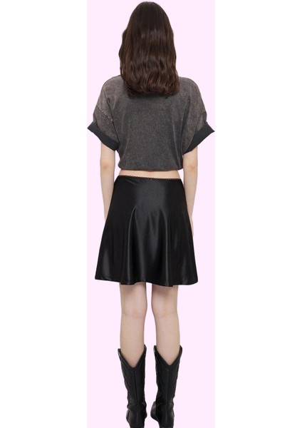 Kadın Mini Etek Fiyon Detayı A Line Kalıp Saten Kumaş Rahat Günlük Kullanım Modern Tasarım modelleri