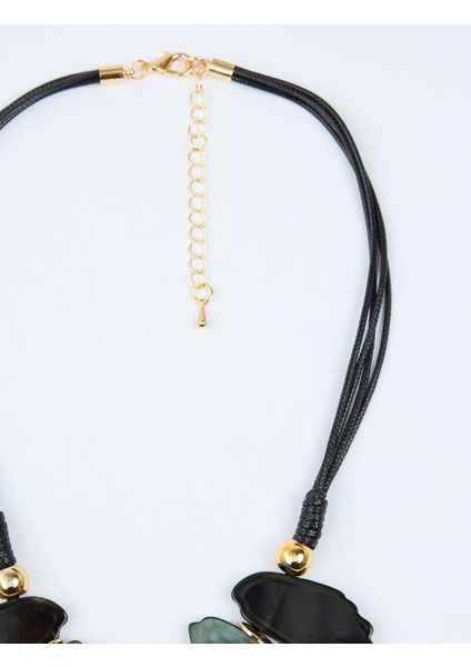 Siyah Ahşap Görünümlü Yaprak Figürlü Kolye modelleri