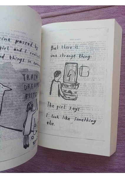 The Book Thief Markus Zusak Ingilizce 2007 Basim 555 Sayfa On ve Arka Kapak Kosede Fotoğraflar Da Gorulen Kucuk Kopuk Var Onun Dışında Kondisyon Çok Iyi Durumda fırsatları