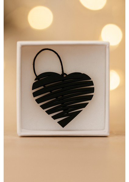 Lazer Kesim Çizgili Kalp Figürlü Metal Araba Süsü - Mat Siyah fırsatları