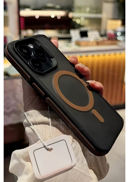 IPhone 14 Pro Max Uyumlu Kılıf Magsafe Özellikli Darbe Emici Şeritli Silikon Kapak