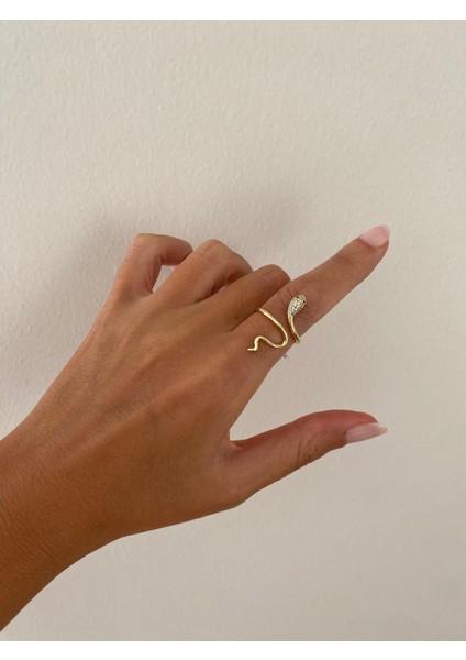 Xuping Ayarlamalı Yılan Taşlı Gold Yüzük