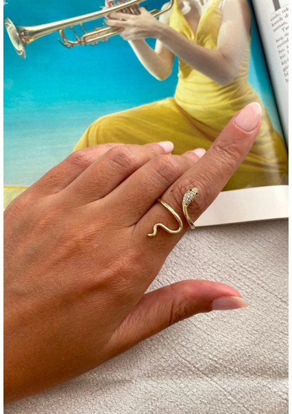 Xuping Ayarlamalı Yılan Taşlı Gold Yüzük