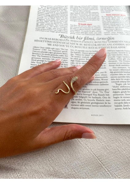 Xuping Ayarlamalı Yılan Taşlı Gold Yüzük