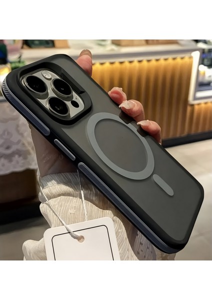 IPhone 15 Pro Max Uyumlu Kılıf Magsafe Özellikli Darbe Emici Şeritli Silikon Kapak