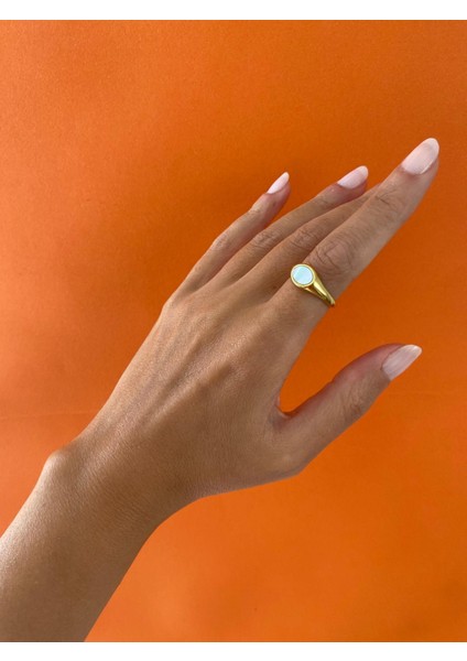 Minimal Yuvarlak Sedef Taşlı Ayarlamalı Gold Çelik Yüzük modelleri