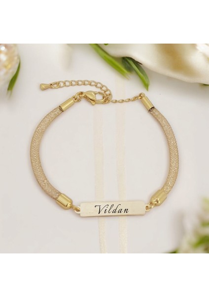 Altın Plakalı 14 Ayar Vildan Ismine Özel Hasır Kordonlu Dikdörtgen Motifli Hediye BILEKLIK-402ISIM fiyatları