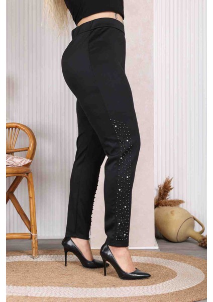 Taş Detaylı Dar Paça Pantolon fırsatları