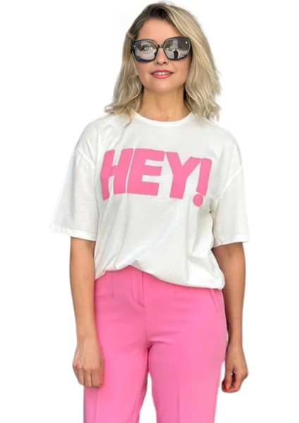 Bisiklet Yaka Rahat Kalıp Esnek Hafif Dokulu Hey! Baskılı T-Shirt