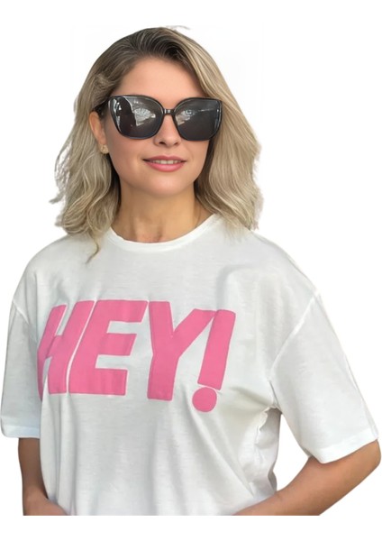 Bisiklet Yaka Rahat Kalıp Esnek Hafif Dokulu Hey! Baskılı T-Shirt fırsatları