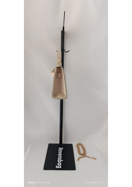 Kilit Detaylı Lüks El ve Omuz Kadın Çanta modelleri