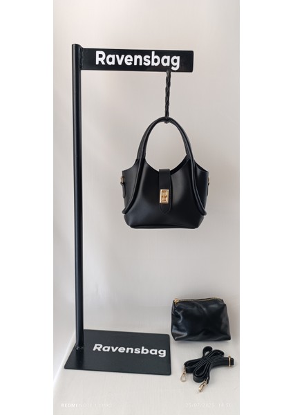 Kilit Kapama Yavrulu El ve Omuz Kadın Çanta