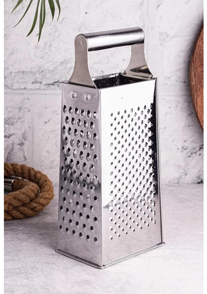 Metal Rende, Paslanmaz Çelik, Çok Amaçlı ve Dayanıklı Tasarım, Sebze, Peynir ve Meyve Rendesi, Ergonomik Saplı, Kolay Temizlenebilir, Mutfak Için Pratik ve Şık