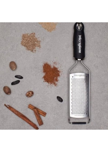 Sert Peynir, Turunçgiller, Sarımsak, Kırmızı Biber, Tarçın ve Küçük Hindistan Cevizi Için Paslanmaz Çelik Bıçaklı Siyah Ince Mutfak Rendesi - Abd'de Üretilmiştir fiyatları