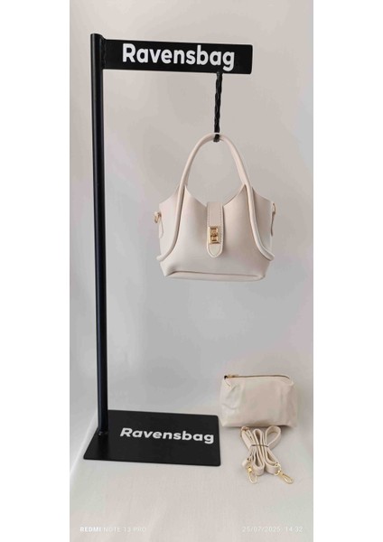 Kilit Kapama Yavrulu El ve Omuz Kadın Çanta