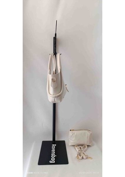 Kilit Kapama Yavrulu El ve Omuz Kadın Çanta modelleri