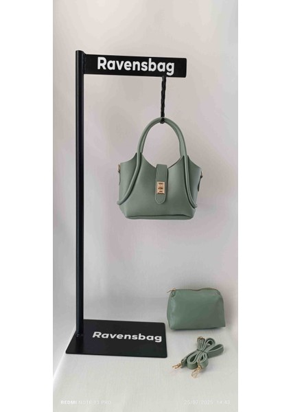 Kilit Kapama Yavrulu El ve Omuz Kadın Çanta