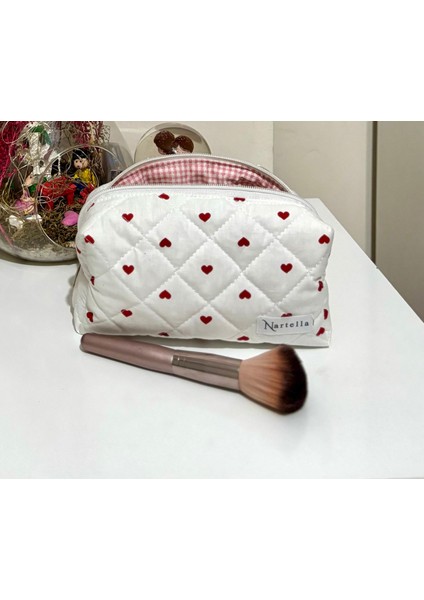 Love Heart Serisi – Kalp Desenli Kapitone Makyaj Çantası – Yıkanabilir Büyük Boy modelleri