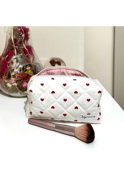 Love Heart Serisi – Kalp Desenli Kapitone Makyaj Çantası – Yıkanabilir Büyük Boy