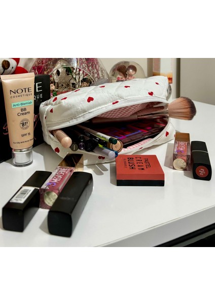 Love Heart Serisi – Kalp Desenli Kapitone Makyaj Çantası – Yıkanabilir Büyük Boy indirimleri