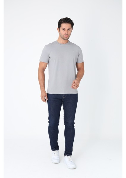 Gri Tişört - Sol Göğüste Gri Nakışlı "z" Harfi Tasarım