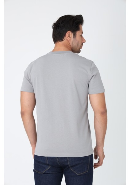 Gri Tişört - Sol Göğüste Gri Nakışlı "z" Harfi Tasarım fırsatları
