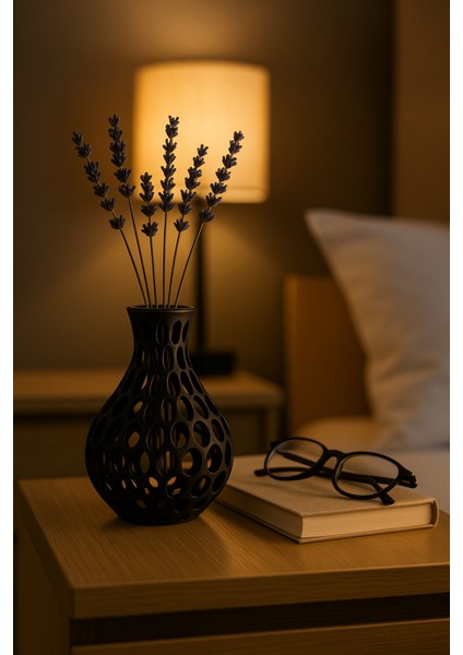 Modern Siyah Delikli Vazo – 3D Baskı Pla+ Malzeme – Minimal Dekoratif Obje